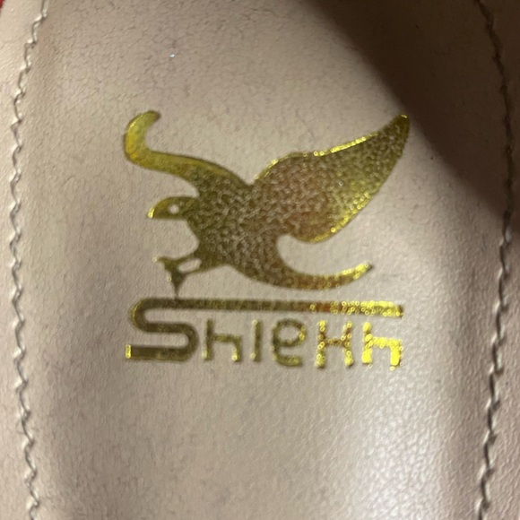 Red Heels - Picture 2 of 2